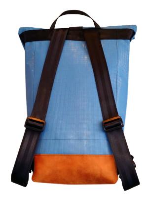 Upcycling Rolltop Rucksack aus gebrauchten Turnmatten, Turnbock Leder und Autogurten, innen aus  LKW-Plane in 3 Größen